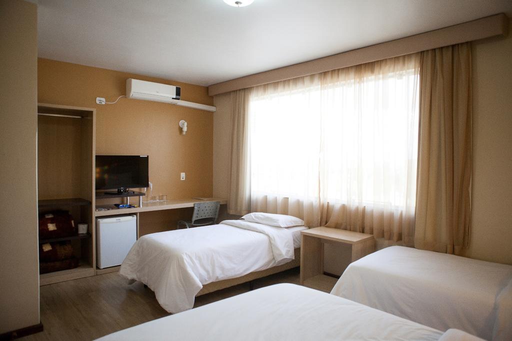 Hotel Palmeiras Ларанжейрас до Сул Екстериор снимка
